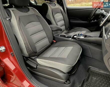 Красный Ниссан Лиф, объемом двигателя 0 л и пробегом 81 тыс. км за 14199 $, фото 38 на Automoto.ua