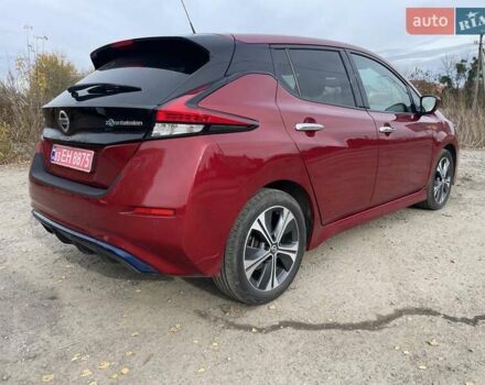 Красный Ниссан Лиф, объемом двигателя 0 л и пробегом 100 тыс. км за 12300 $, фото 3 на Automoto.ua