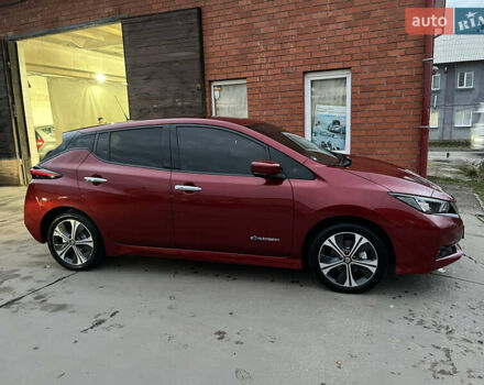 Красный Ниссан Лиф, объемом двигателя 0 л и пробегом 63 тыс. км за 14150 $, фото 4 на Automoto.ua