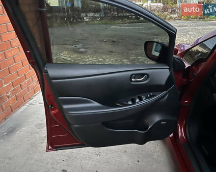 Красный Ниссан Лиф, объемом двигателя 0 л и пробегом 63 тыс. км за 14150 $, фото 11 на Automoto.ua