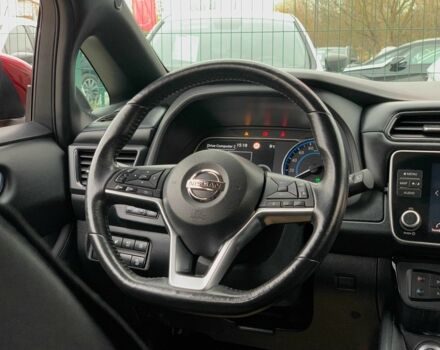 Красный Ниссан Лиф, объемом двигателя 0 л и пробегом 81 тыс. км за 14199 $, фото 21 на Automoto.ua