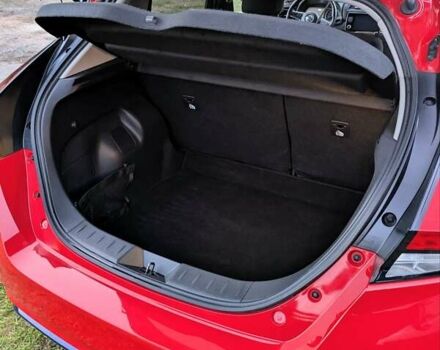 Красный Ниссан Лиф, объемом двигателя 0 л и пробегом 70 тыс. км за 16300 $, фото 4 на Automoto.ua