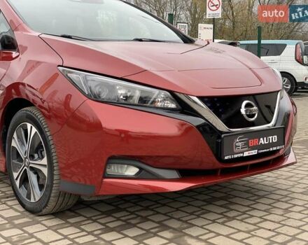 Красный Ниссан Лиф, объемом двигателя 0 л и пробегом 81 тыс. км за 14199 $, фото 7 на Automoto.ua