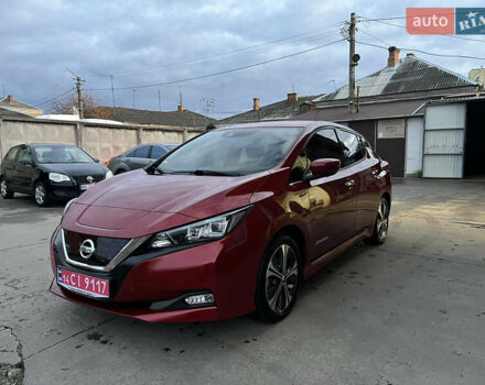 Красный Ниссан Лиф, объемом двигателя 0 л и пробегом 63 тыс. км за 14150 $, фото 3 на Automoto.ua