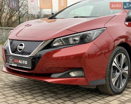 Красный Ниссан Лиф, объемом двигателя 0 л и пробегом 81 тыс. км за 14199 $, фото 10 на Automoto.ua