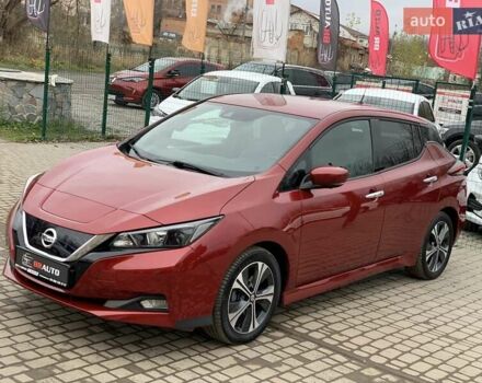 Красный Ниссан Лиф, объемом двигателя 0 л и пробегом 81 тыс. км за 14199 $, фото 2 на Automoto.ua