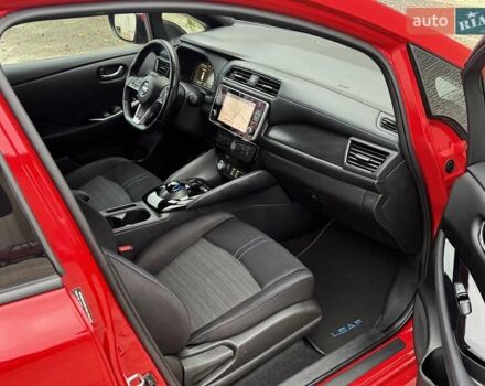 Красный Ниссан Лиф, объемом двигателя 0 л и пробегом 120 тыс. км за 14900 $, фото 7 на Automoto.ua