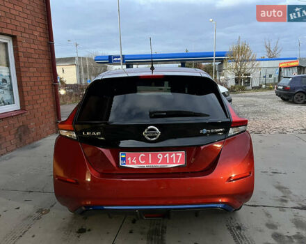 Красный Ниссан Лиф, объемом двигателя 0 л и пробегом 63 тыс. км за 14150 $, фото 7 на Automoto.ua