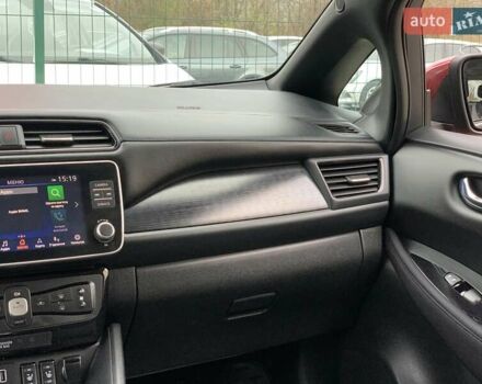 Красный Ниссан Лиф, объемом двигателя 0 л и пробегом 81 тыс. км за 14199 $, фото 59 на Automoto.ua