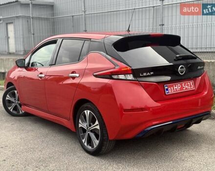 Красный Ниссан Лиф, объемом двигателя 0 л и пробегом 120 тыс. км за 14900 $, фото 2 на Automoto.ua