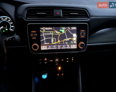 Красный Ниссан Лиф, объемом двигателя 0 л и пробегом 63 тыс. км за 14150 $, фото 22 на Automoto.ua