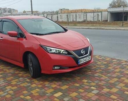 Красный Ниссан Лиф, объемом двигателя 0 л и пробегом 29 тыс. км за 15500 $, фото 3 на Automoto.ua