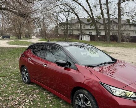 Красный Ниссан Лиф, объемом двигателя 0 л и пробегом 111 тыс. км за 13300 $, фото 6 на Automoto.ua