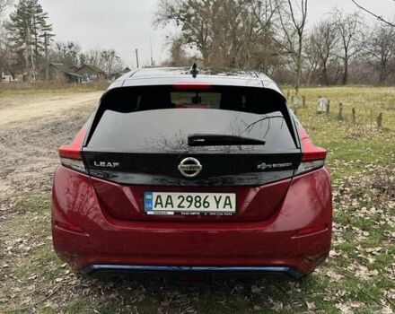 Красный Ниссан Лиф, объемом двигателя 0 л и пробегом 111 тыс. км за 13300 $, фото 2 на Automoto.ua