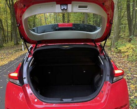 Красный Ниссан Лиф, объемом двигателя 0 л и пробегом 77 тыс. км за 14700 $, фото 11 на Automoto.ua