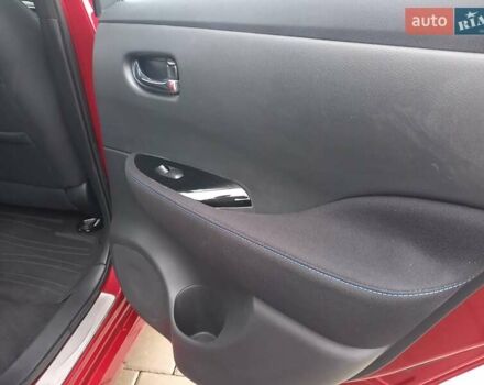 Красный Ниссан Лиф, объемом двигателя 0 л и пробегом 21 тыс. км за 18600 $, фото 18 на Automoto.ua