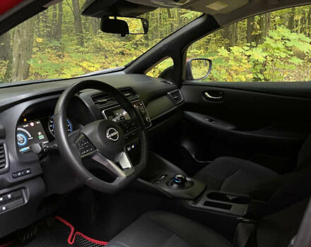 Красный Ниссан Лиф, объемом двигателя 0 л и пробегом 77 тыс. км за 14700 $, фото 15 на Automoto.ua