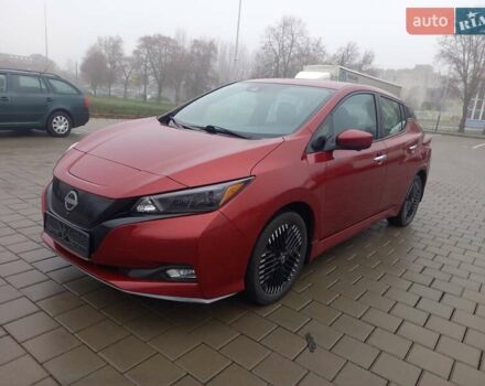 Красный Ниссан Лиф, объемом двигателя 0 л и пробегом 21 тыс. км за 18600 $, фото 1 на Automoto.ua