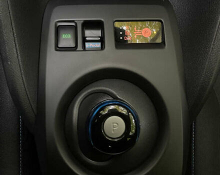 Красный Ниссан Лиф, объемом двигателя 0 л и пробегом 77 тыс. км за 14700 $, фото 19 на Automoto.ua