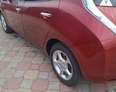 Червоний Ніссан Ліф, об'ємом двигуна 0 л та пробігом 125 тис. км за 8700 $, фото 2 на Automoto.ua