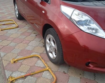 Червоний Ніссан Ліф, об'ємом двигуна 0 л та пробігом 125 тис. км за 8700 $, фото 4 на Automoto.ua