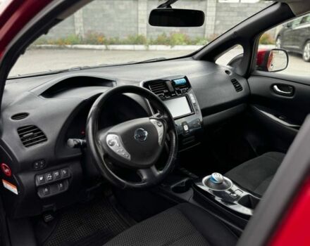 Красный Ниссан Лиф, объемом двигателя 0 л и пробегом 140 тыс. км за 5200 $, фото 7 на Automoto.ua