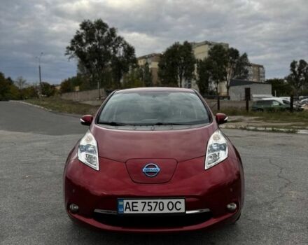 Красный Ниссан Лиф, объемом двигателя 0 л и пробегом 140 тыс. км за 5200 $, фото 1 на Automoto.ua
