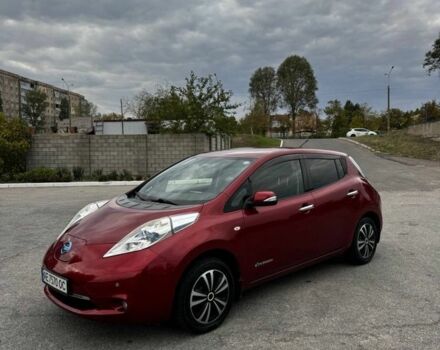 Красный Ниссан Лиф, объемом двигателя 0 л и пробегом 140 тыс. км за 5200 $, фото 2 на Automoto.ua