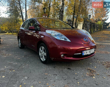 Ниссан Лиф 2011 в Радивилове на Automoto.ua Красный Ниссан Лиф, объемом двигателя 0 л и пробегом 132 тыс. км за 4299 $, фото 1 на Automoto.ua