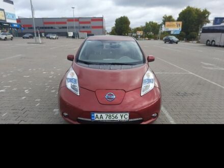 Красный Ниссан Лиф, объемом двигателя 0 л и пробегом 136 тыс. км за 3700 $, фото 1 на Automoto.ua