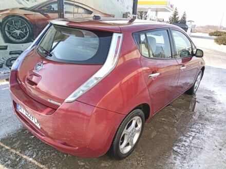 Красный Ниссан Лиф, объемом двигателя 0 л и пробегом 170 тыс. км за 3800 $, фото 1 на Automoto.ua