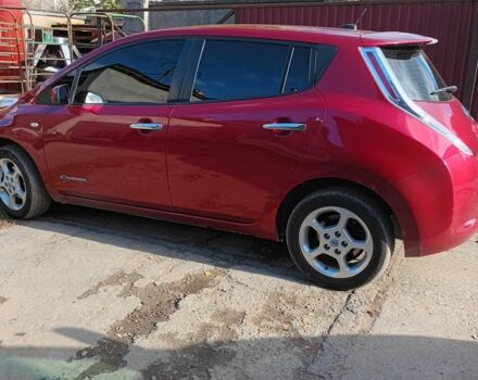 Ниссан Лиф 2011 в Львове на Automoto.ua Красный Ниссан Лиф, объемом двигателя 0 л и пробегом 85 тыс. км за 6200 $, фото 1 на Automoto.ua