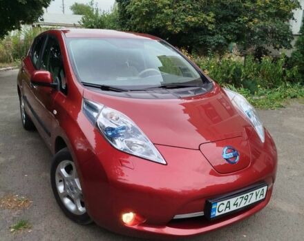 Красный Ниссан Лиф, объемом двигателя 0 л и пробегом 93 тыс. км за 5400 $, фото 1 на Automoto.ua