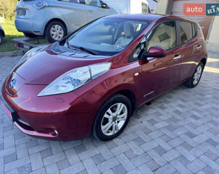 Ніссан Ліф 2012 у Тернополі на Automoto.ua Червоний Ніссан Ліф, об'ємом двигуна 0 л та пробігом 140 тис. км за 4300 $, фото 1 на Automoto.ua