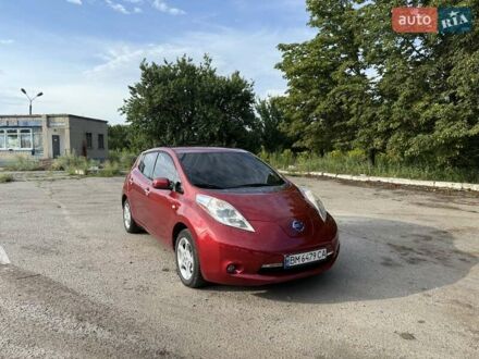 Ниссан Лиф 2012 в Ромнах на Automoto.ua Красный Ниссан Лиф, объемом двигателя 0 л и пробегом 139 тыс. км за 6000 $, фото 1 на Automoto.ua