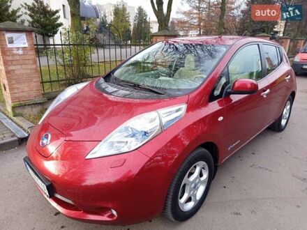 Красный Ниссан Лиф, объемом двигателя 0 л и пробегом 148 тыс. км за 5400 $, фото 1 на Automoto.ua