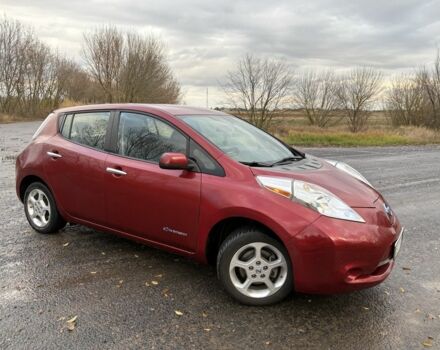 Красный Ниссан Лиф, объемом двигателя 0 л и пробегом 89 тыс. км за 6900 $, фото 1 на Automoto.ua