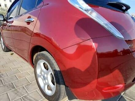 Красный Ниссан Лиф, объемом двигателя 0 л и пробегом 195 тыс. км за 8100 $, фото 1 на Automoto.ua