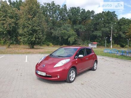 Ніссан Ліф 2013 у Вінниці на Automoto.ua Червоний Ніссан Ліф, об'ємом двигуна 0 л та пробігом 145 тис. км за 9899 $, фото 1 на Automoto.ua