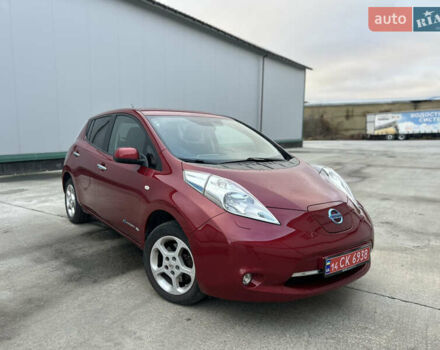 Красный Ниссан Лиф, объемом двигателя 0 л и пробегом 90 тыс. км за 6800 $, фото 1 на Automoto.ua