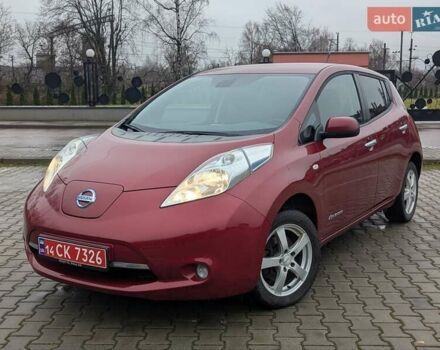 Красный Ниссан Лиф, объемом двигателя 0 л и пробегом 135 тыс. км за 5995 $, фото 1 на Automoto.ua