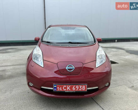 Красный Ниссан Лиф, объемом двигателя 0 л и пробегом 90 тыс. км за 6800 $, фото 1 на Automoto.ua