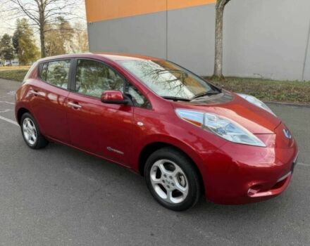 Красный Ниссан Лиф, объемом двигателя 0 л и пробегом 79 тыс. км за 12900 $, фото 1 на Automoto.ua