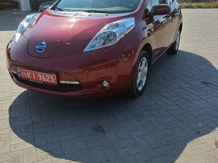 Красный Ниссан Лиф, объемом двигателя 0 л и пробегом 117 тыс. км за 7550 $, фото 1 на Automoto.ua