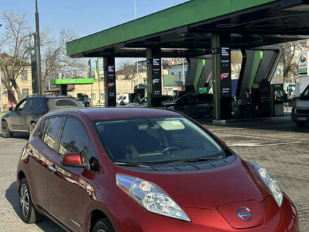 Червоний Ніссан Ліф, об'ємом двигуна 0 л та пробігом 149 тис. км за 6500 $, фото 1 на Automoto.ua