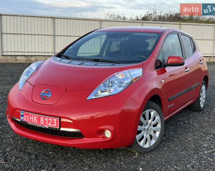 Красный Ниссан Лиф, объемом двигателя 0 л и пробегом 180 тыс. км за 6800 $, фото 1 на Automoto.ua