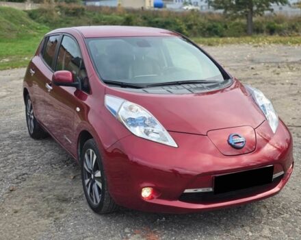 Ниссан Лиф 2017 в Черновцах на Automoto.ua Красный Ниссан Лиф, объемом двигателя 0 л и пробегом 99 тыс. км за 3000 $, фото 1 на Automoto.ua