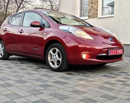 Красный Ниссан Лиф, объемом двигателя 0 л и пробегом 148 тыс. км за 6900 $, фото 1 на Automoto.ua