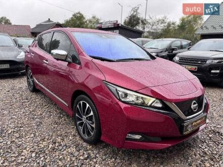 Ниссан Лиф 2018 в Коломые на Automoto.ua Красный Ниссан Лиф, объемом двигателя 0 л и пробегом 111 тыс. км за 11999 $, фото 1 на Automoto.ua