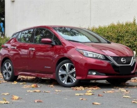 Красный Ниссан Лиф, объемом двигателя 0 л и пробегом 37 тыс. км за 3000 $, фото 1 на Automoto.ua